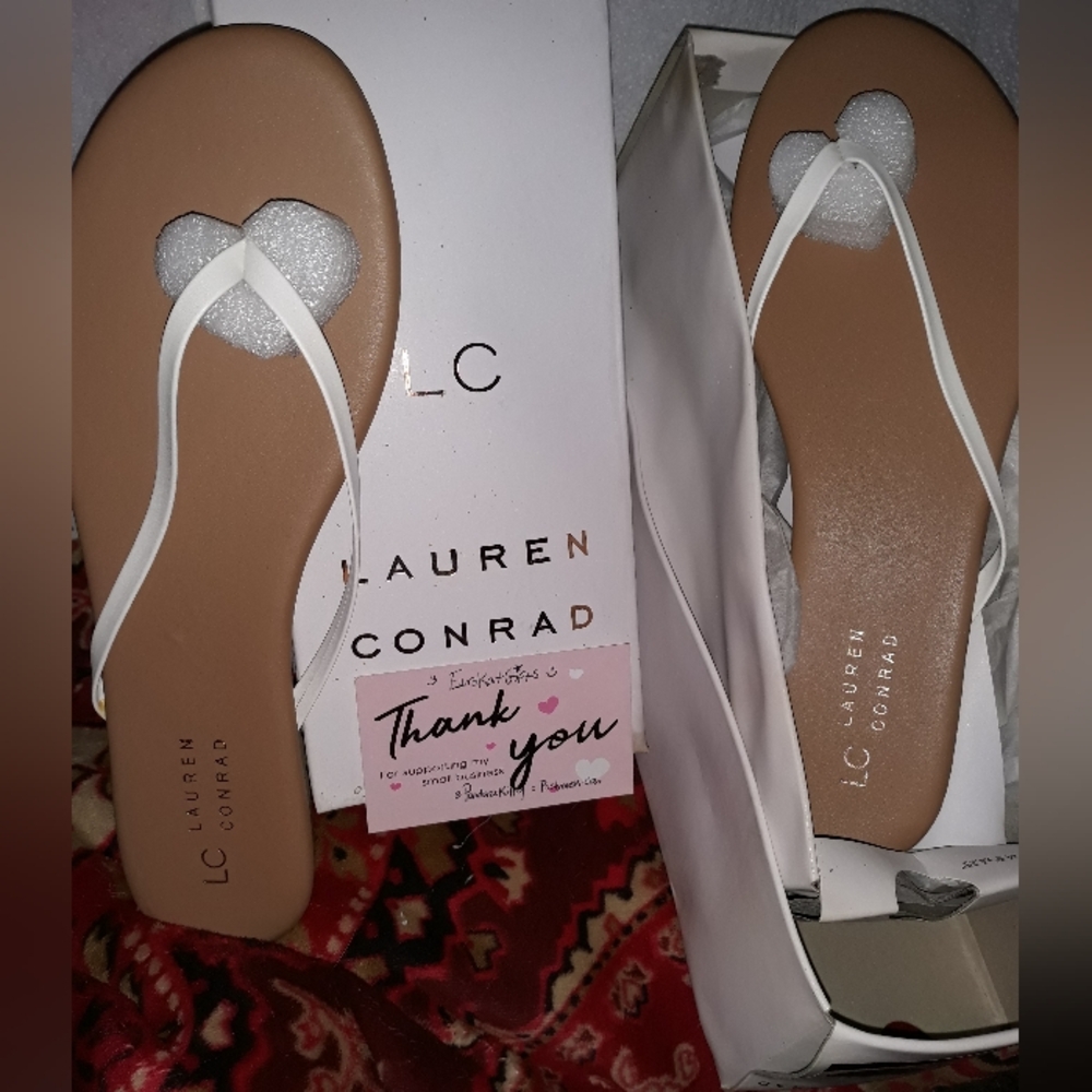 Lauren Conrad WHITE Sandals Flip Flops Shoes NEW with box